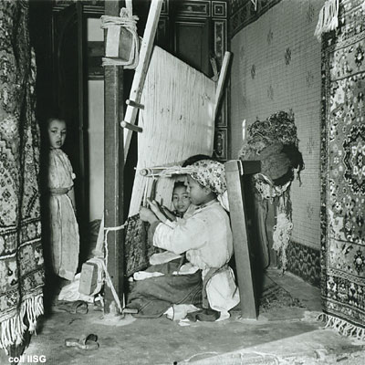 Carpet weavers Morocco, 1939