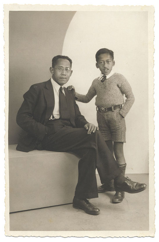 Raden Darsono and his son Alam (1938)